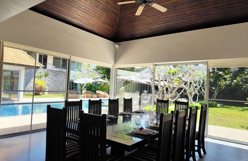 Choeng Thale Villa | Villa Samakee Luxury 5-bedroom Villa with olympic size pool