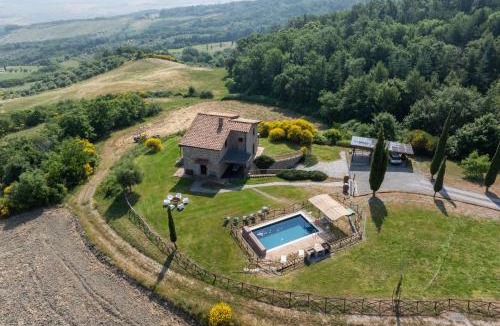 Castiglione d'Orcia Villa | Villa San Michele by PosarelliVillas