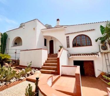 Macari House | Villa San Vito Bay