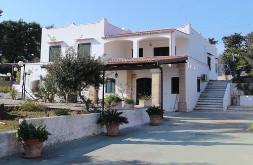 Lido Marini Villa | Villa 'Santoro' with Private Terrace, Balcony and Air Conditioning