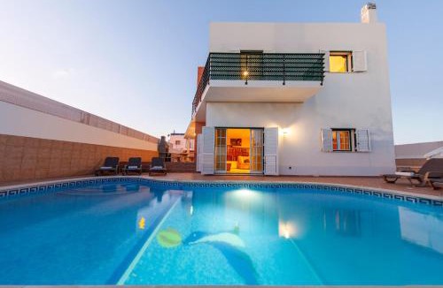 Correeira House | Villa Saona - com BBQ e piscina aquecível em Albufeira