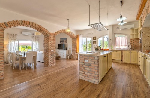 Sorso Villa | 'Villa Sara' with Private Pool, Wi-Fi and Air Conditioning