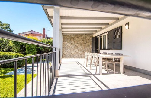 Piane Vecchie Villa | Villa Sara, wonderful modern style villa 8 beds with garden
