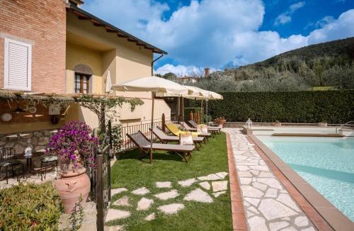 Iano Villa | Villa Sassina by Mmega