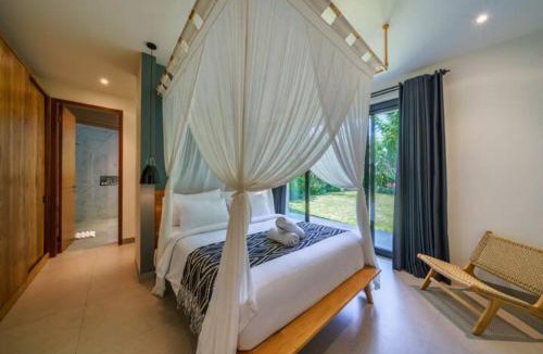 Tumbak Bayuh Villa | Villa Satiya - Unique and stylish 4-bdr pool villa in Pererenan!