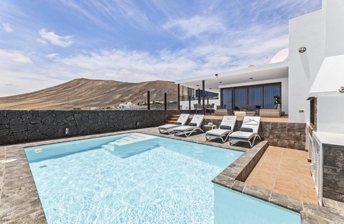 Macher Villa | Villa Saudade