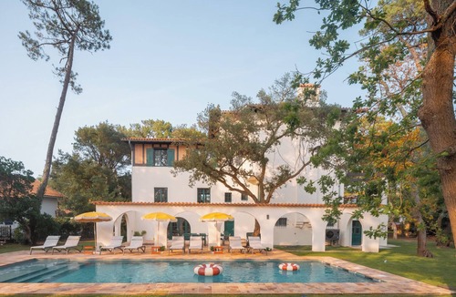 Soorts-Hossegor Villa | Villa Sciurus with large pool between lake and ocean