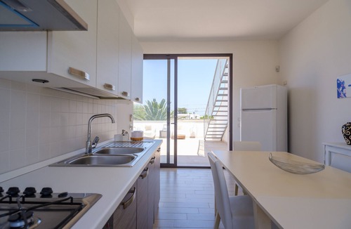 Torre Specchia Ruggeri Apartment | 'Villa Scoglio' Apartment near the Sea with Garden and Private Terrace