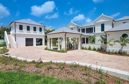 Old Trees Bay Villa | Villa Seaclusion by Fantasia Villas