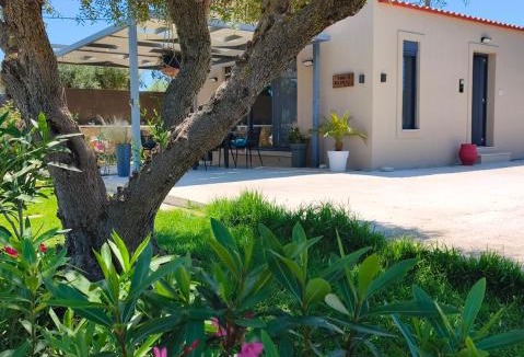 Paliki Villa | Villa secrecy