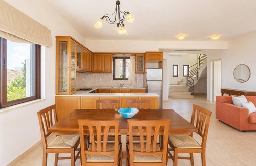 Roussospiti Villa | Villa Selini - Three Bedroom Villa, Sleeps 6