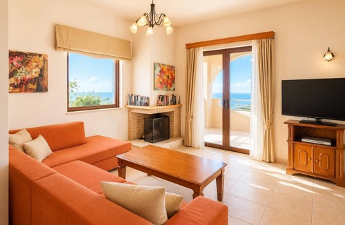 Roussospiti Villa | Villa Selini - Three Bedroom Villa, Sleeps 6
