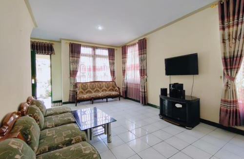 Cipanas Villa | Villa Semesta