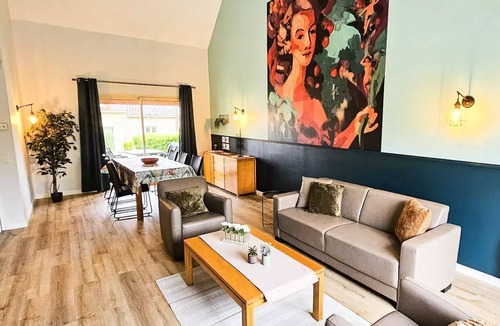 Lanzac Villa | Villa, semi-detached, 2 bathrooms, sleeps 8