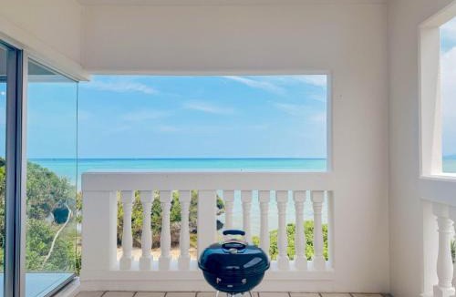 Maeda House | Villa Shallows
