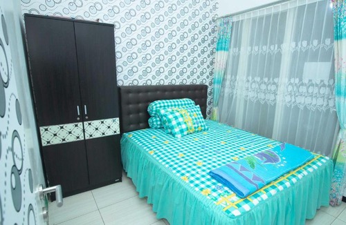 Oro Oro Ombo Villa | Villa Shiny with Karaoke & Chill Spot