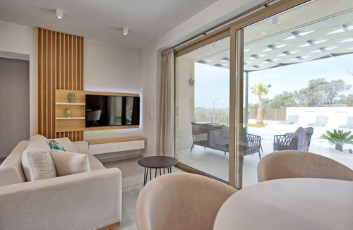 Filaki Villa | Villa Silentium Olia by PosarelliVillas