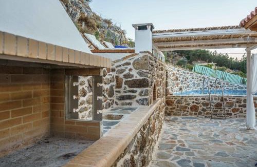 Pombia Villa | Villa Simantiri