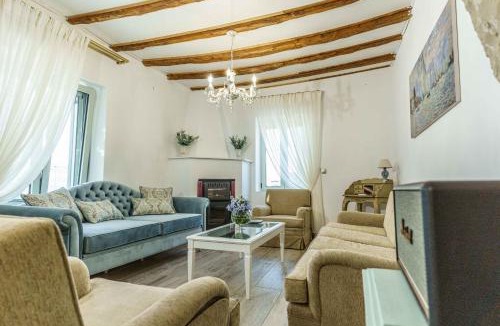 Pombia Villa | Villa Simantiri
