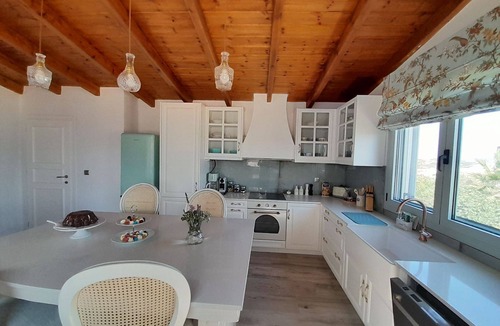 Pombia Villa | Villa Simantiri - Romantic Luxury Villa with jacuzzi & sunset views