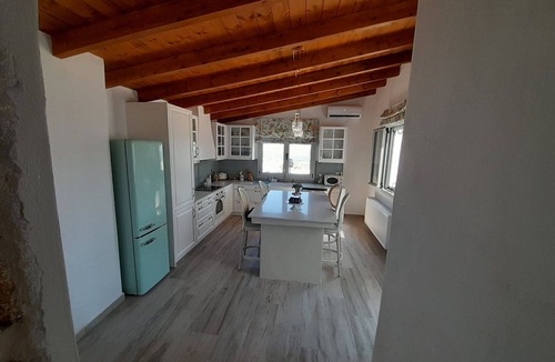 Pombia Villa | Villa Simantiri - Romantic Luxury Villa with jacuzzi & sunset views