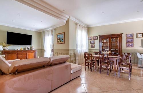 Sava Villa | Villa Simone Vacation Villa With Garden - Happy Rentals