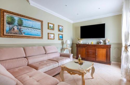 Sava Villa | Villa Simone Vacation Villa With Garden - Happy Rentals