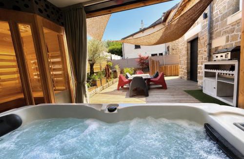Brive-la-Gaillarde House | Villa Sirey & SPA - Jacuzzi & Sauna privatifs - 4 étoiles - 6 pers