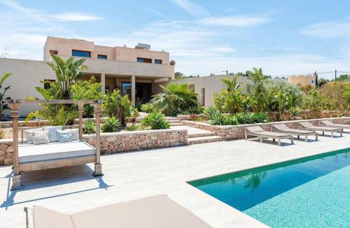 San Antonio Bay Villa | Villa Sirio