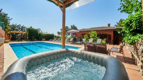 Olivella Villa | Villa Sitges Soledad 15 minutes drive from Sitges XXL swimming pool 12 p
