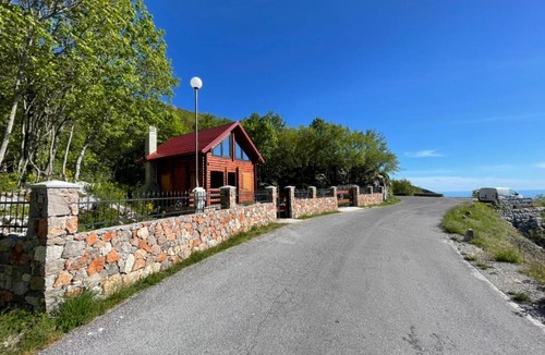 Donje Polje Ski Chalet | Villa Skyline