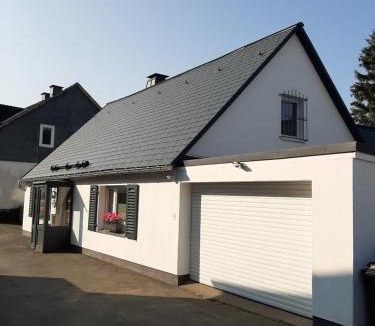 Neuastenberg Villa | Villa SKYLO