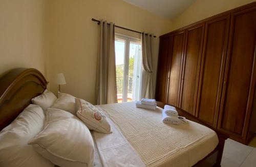 Archangelos Villa | Villa Sofia with garden, pool and lounge areas