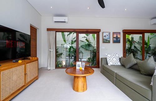 Beraban House | Villa Solaluna - Luxury 3BR with Pool near Nyanyi Beach & Luna Beach Club
