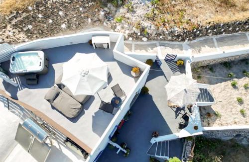 Akrotiri Apartment | Villa Solasta #2 with jacuzzi in Santorini