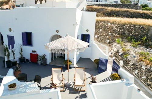 Akrotiri Apartment | Villa Solasta #2 with jacuzzi in Santorini