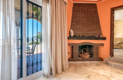 Calahonda Villa | Villa Soleada Calahonda by Rafleys