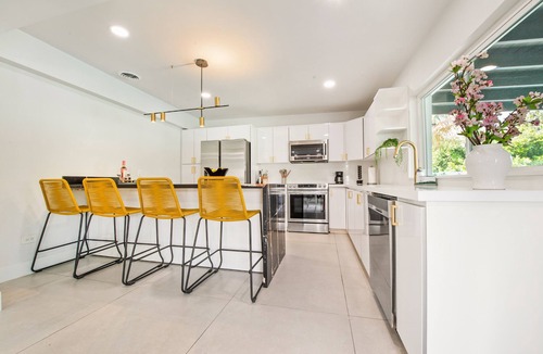 Ludlam House | Villa Solstice/Heated Pool, BB Court, Games, BBQ