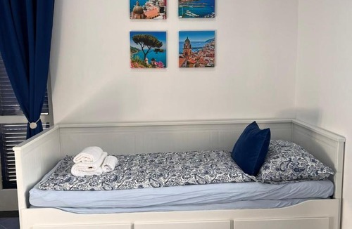 Piazza-Tralia-Pendolo Apartment | Villa Somma Apartments