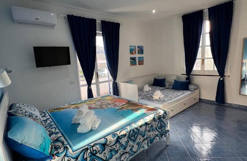 Piazza-Tralia-Pendolo Apartment | Villa Somma Apartments