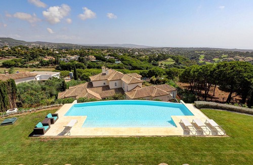 San Roque Villa | Villa 'Sotogrande' with Sea View, Wi-Fi and Air Conditioning
