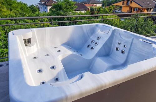 Cresseglio Apartment | Villa Spa Nipotine