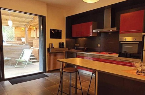 Limoux Villa | Villa spa relaxation in a green setting