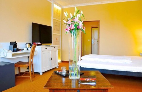 Ruzyne Hotel | Villa St. Tropez
