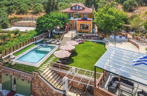 Gerani Villa | Villa Staras - Private Heated Pool Near The Beach