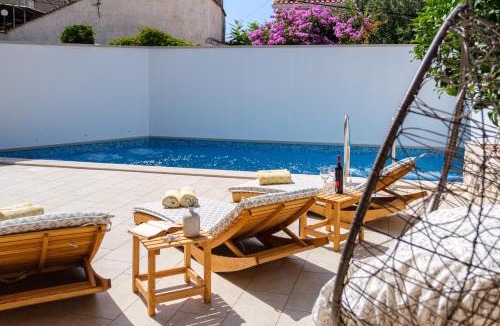 Sutivan Villa | VILLA STONE PEARL SUTIVAN - exceptional luxury new three-room villa - private pool and jacuzzi - perfect location right next to the town center and the beach - secured parking space