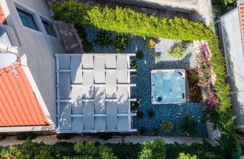 Sutivan Villa | VILLA STONE PEARL SUTIVAN - exceptional luxury new three-room villa - private pool and jacuzzi - perfect location right next to the town center and the beach - secured parking space