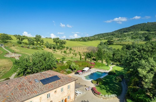 Casole d'Elsa Villa | Villa Sublimis - Tuscan villa with expansive park and private pool nera Siena