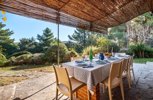 Capalbio Villa | Villa 'Sunflower' with Private Garden and Wi-Fi