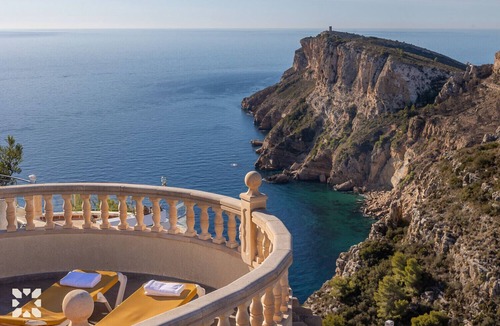 Cumbre del Sol Villa | Villa Sunset Rock by Abahana Villas